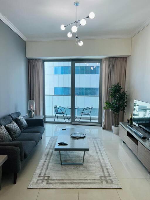 1 Bed Apartment With Sea View, Pool, Gym & Free Parking In Dubai Marina 外观 照片