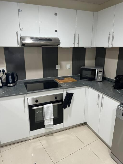 1 Bed Apartment With Sea View, Pool, Gym & Free Parking In Dubai Marina 外观 照片
